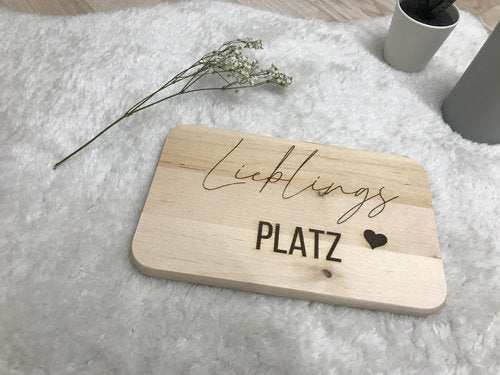 Hochwertiges Frühstücksbrettchen aus Birkenholz, stilvolles Design für den Frühstückstisch, personalisierte Naturholzmaserung, ca. 23x15 cm, handgefertigt