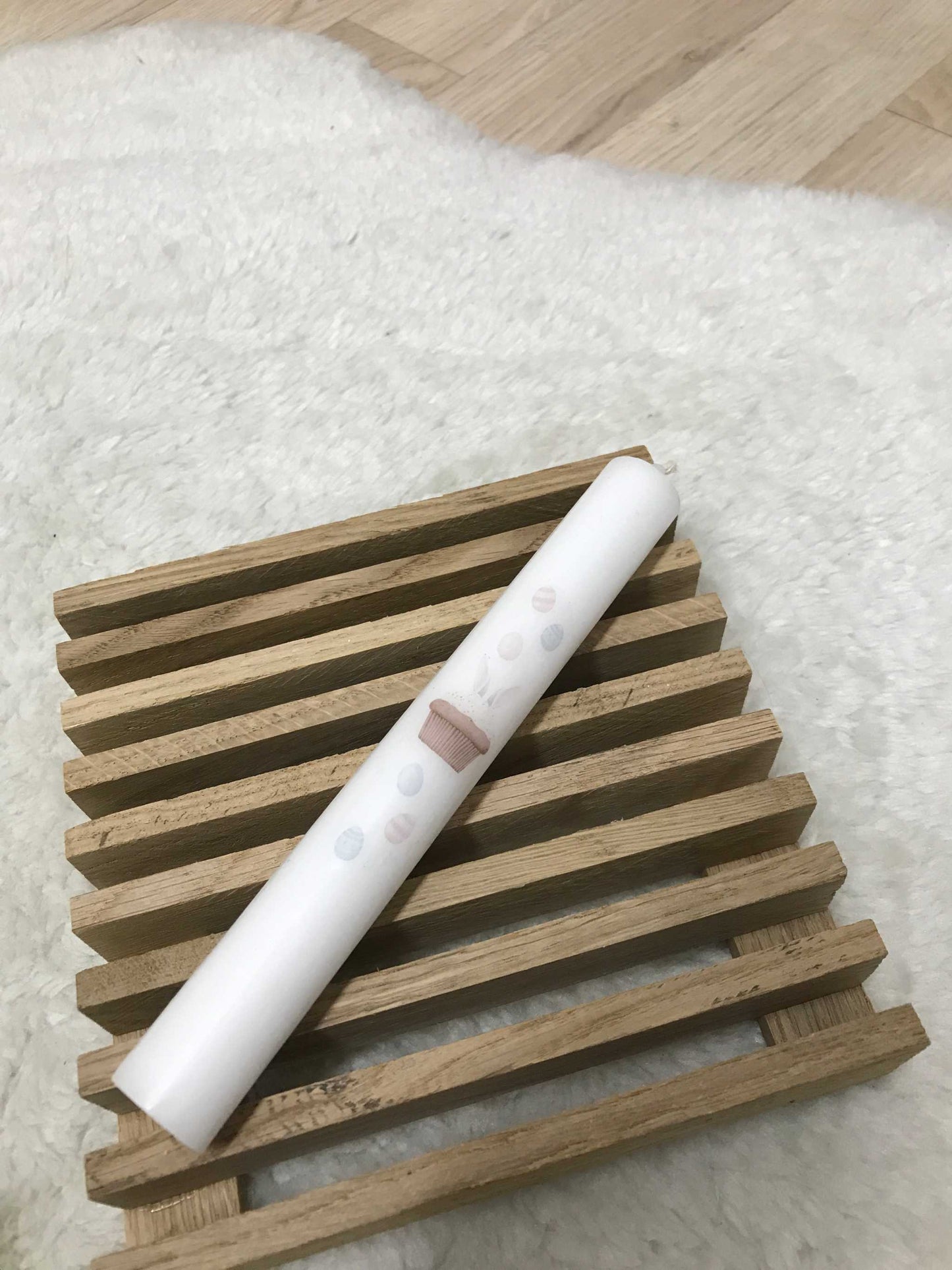 Frühlingsfrische Stabkerzen mit Ostermotiv: Die perfekte Dekoration fü