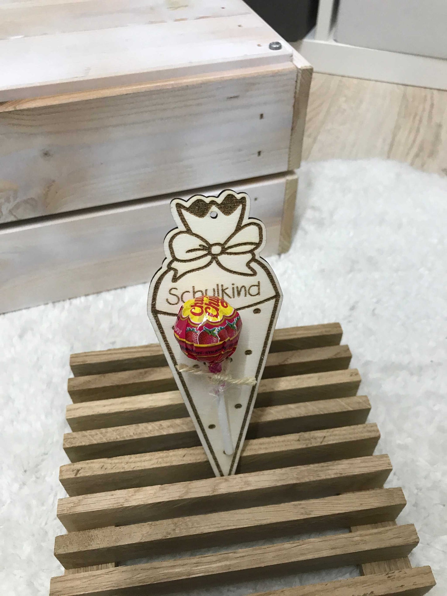 Holz Lutscherhalter für Einschulung mit Schulkind-Anhänger zur Schultüte