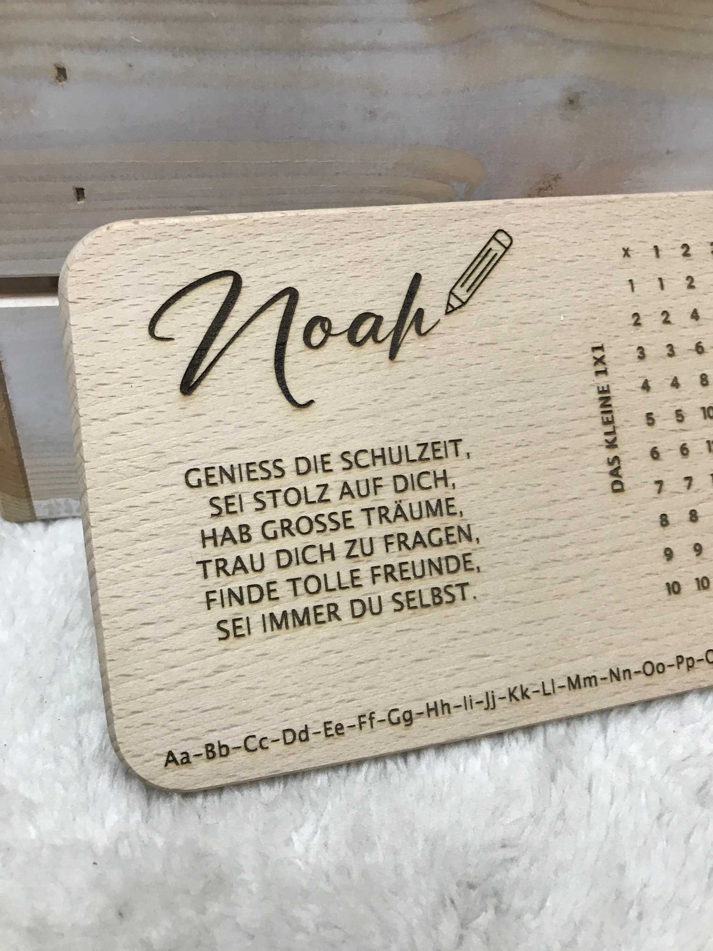 Hochwertiges Frühstücksbrettchen mit Gravur für personalisierten Stil.