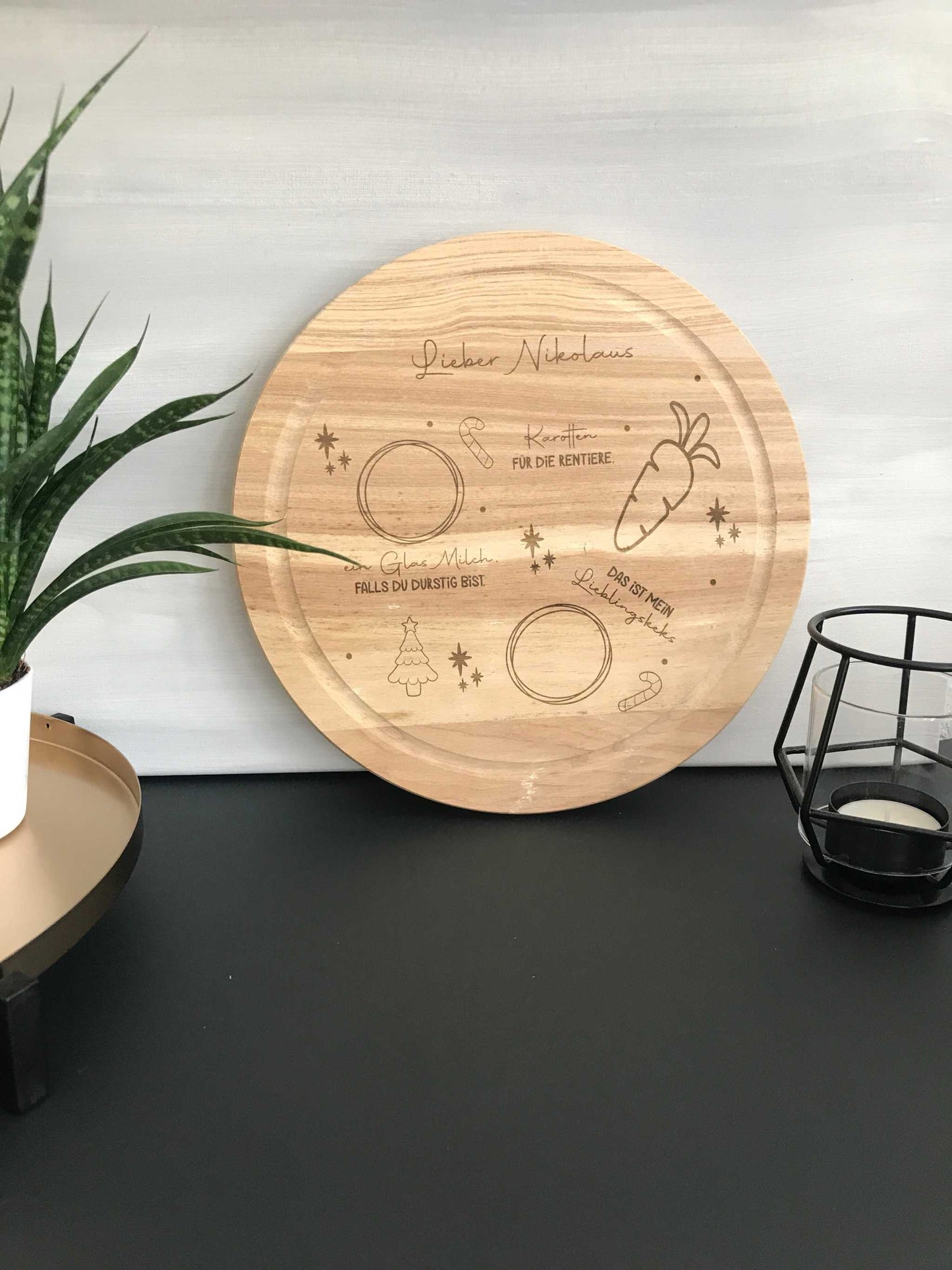 Holzweihnachtsteller mit Weihnachtsmann-Design, 24 cm Durchmesser, für Snacks und Dekoration.