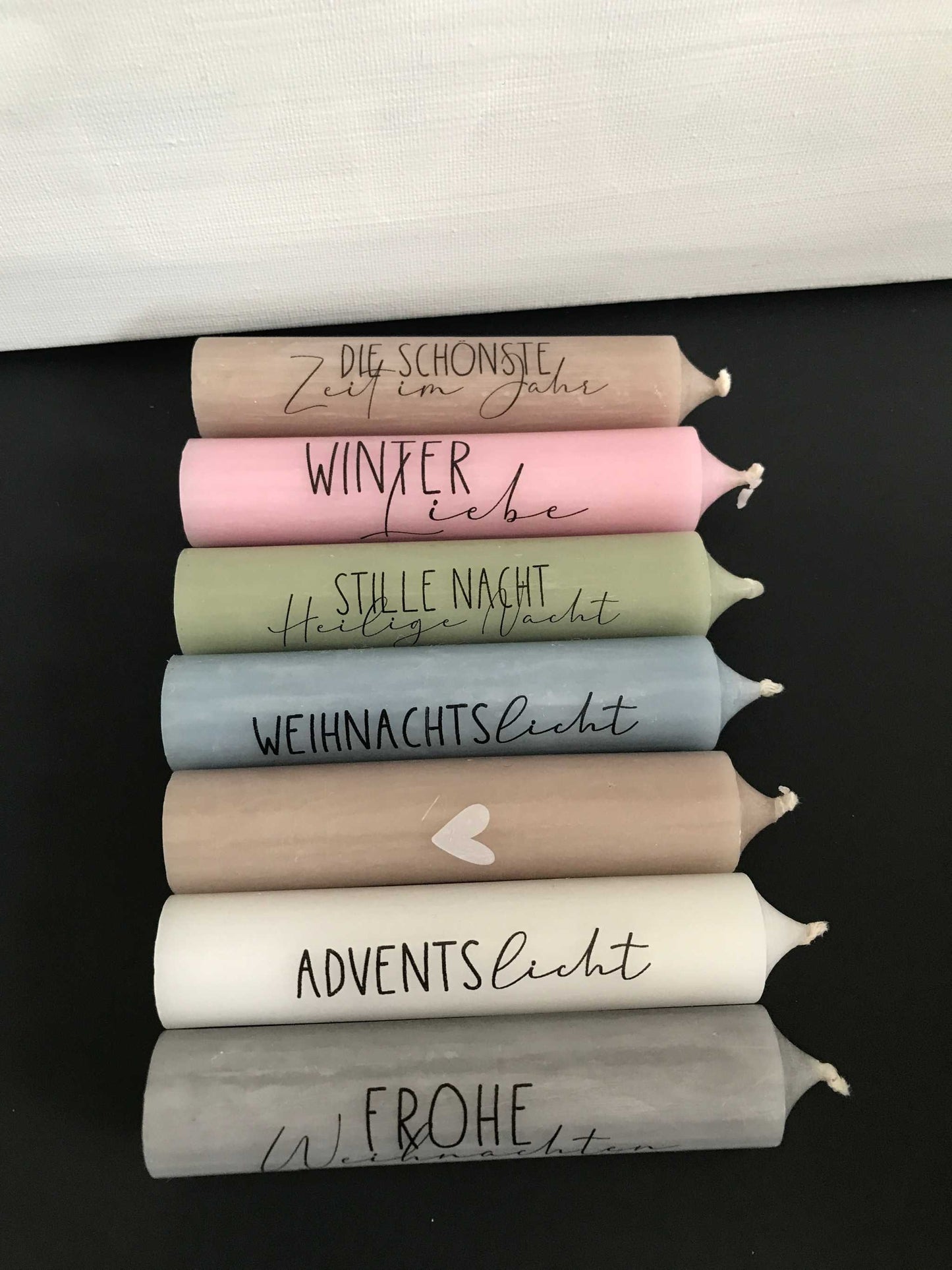 Kerzenhalter in Tannenbaum-Form aus Eichen- und Leinholz, natürliche Weihnachtsdeko.