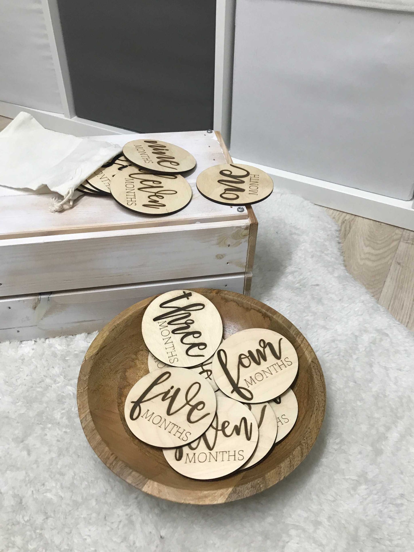 Meilenstein aus Holz für Babyfotos | Monatlicher Meilensteinma