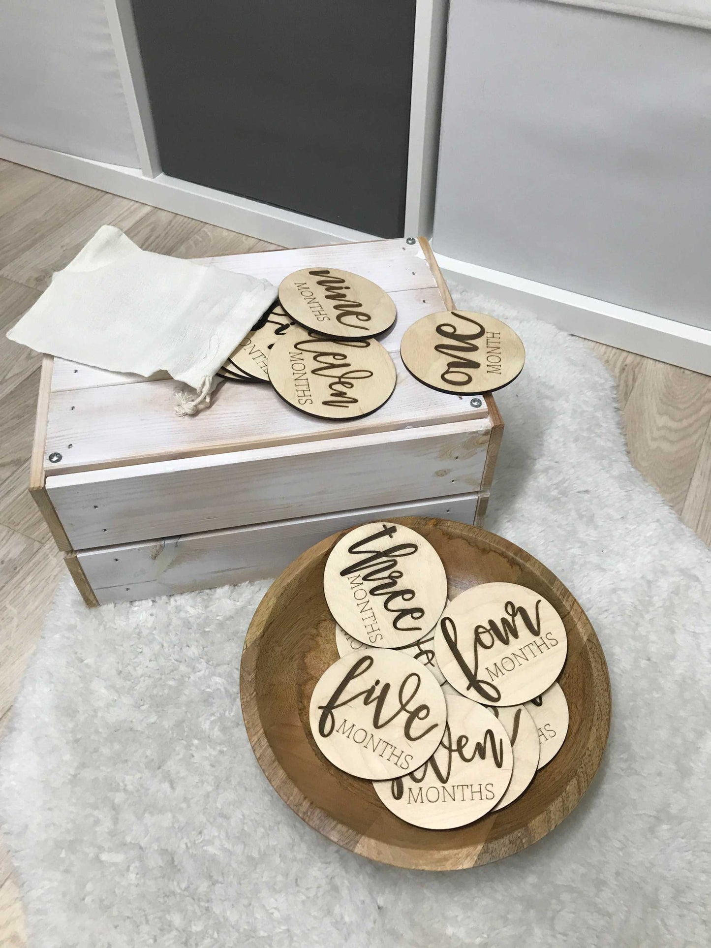 Meilenstein aus Holz für Babyfotos | Monatlicher Meilensteinma