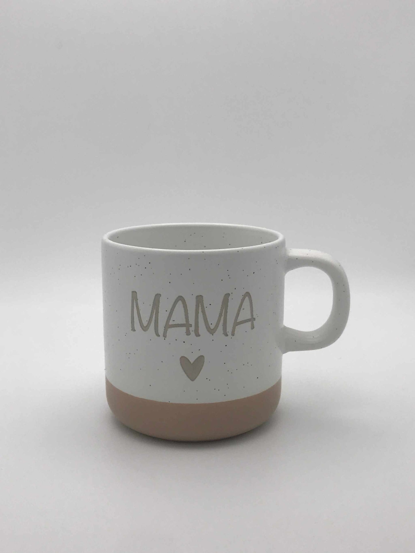 Keramiktasse "Mama" aus hochwertiger Keramik, grau-beige, mit personalisierbarer Gravur.