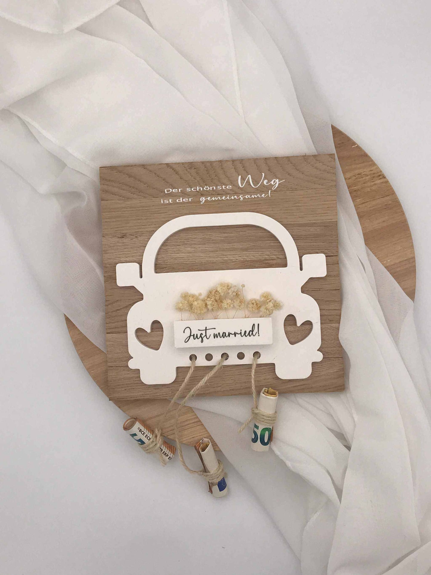 Hochzeitsgeldgeschenk aus Raysin und Holz mit Auto-Design, personalisierbar.