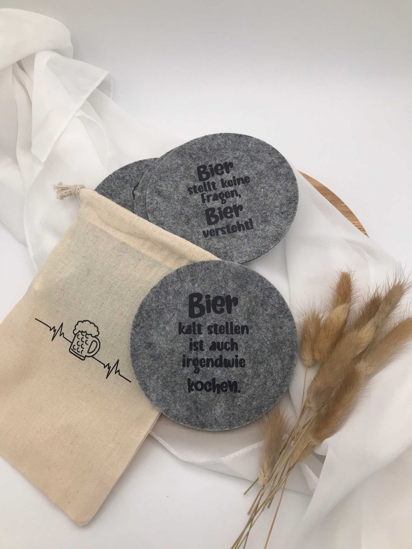 Filzuntersetzer mit Biersprüchen, ideal als Geschenk für Bierliebhaber, Vatertag oder Geburtstag, 13 Stück.