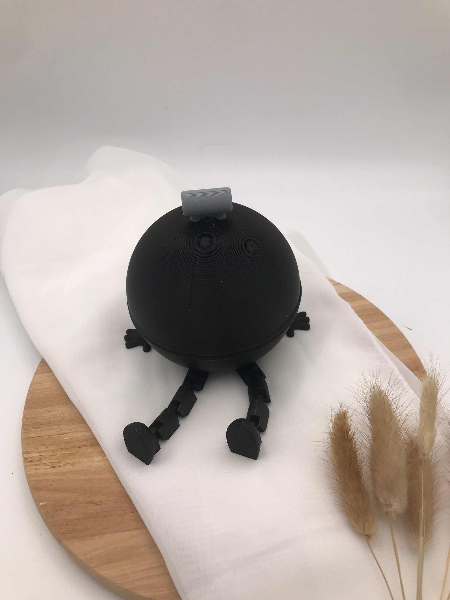 Lustiger 3D-gedruckter Mini-Kugelgrill mit flexiblen Beinen als lustiges Grill-Deko-Geschenk