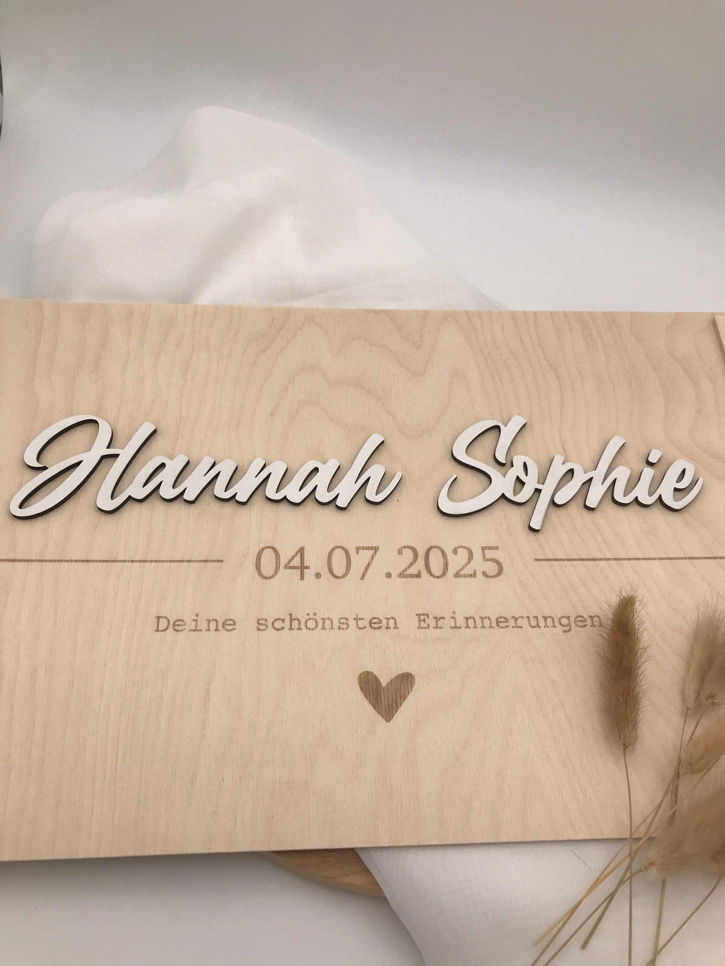 personalisierte Baby-Erinnerungsbox aus Holz mit Gravur von Name und Geburtsdatum