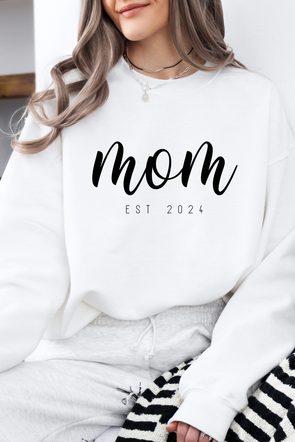 Sweatshirt mit Aufdruck - Mom und Jahr