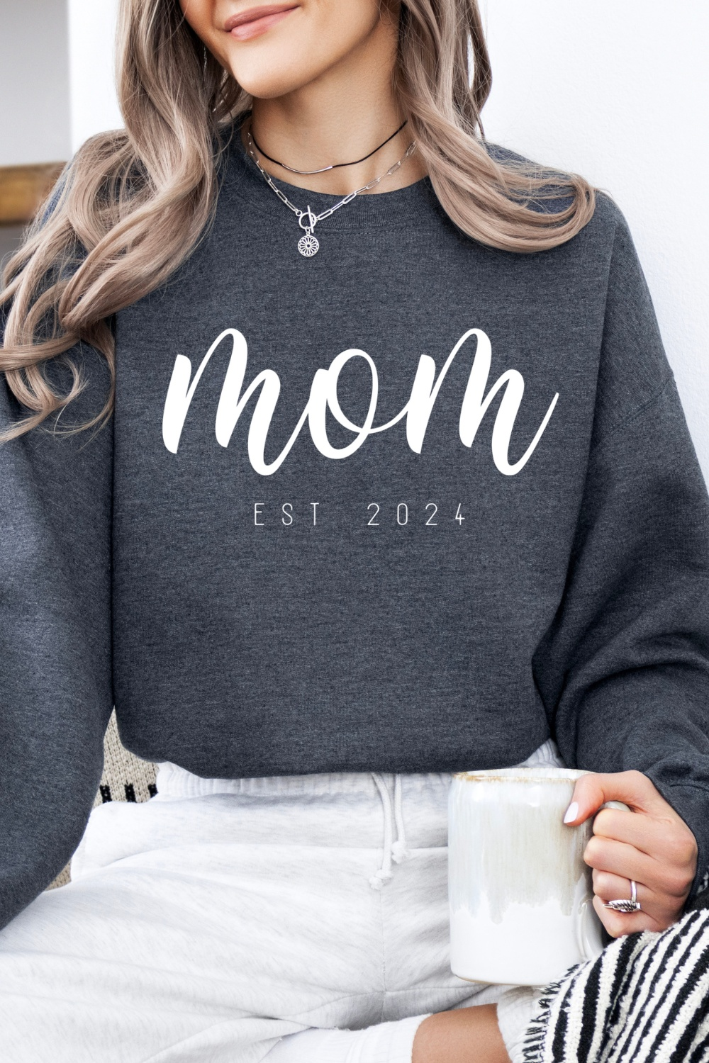 Sweatshirt mit Aufdruck - Mom und Jahr