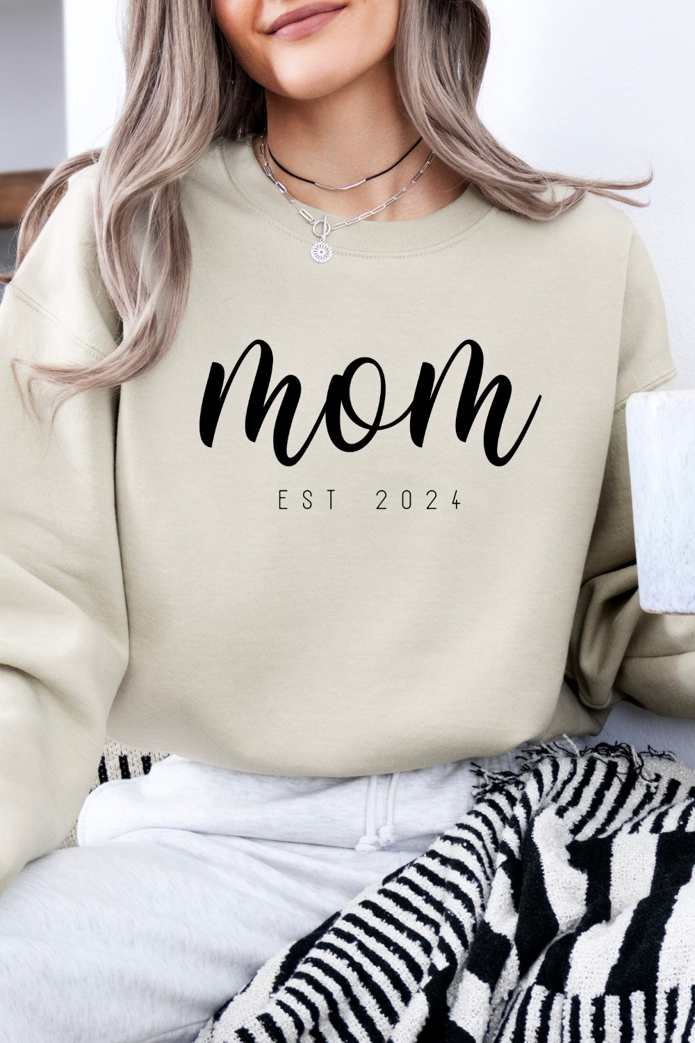 Sweatshirt mit Aufdruck - Mom und Jahr