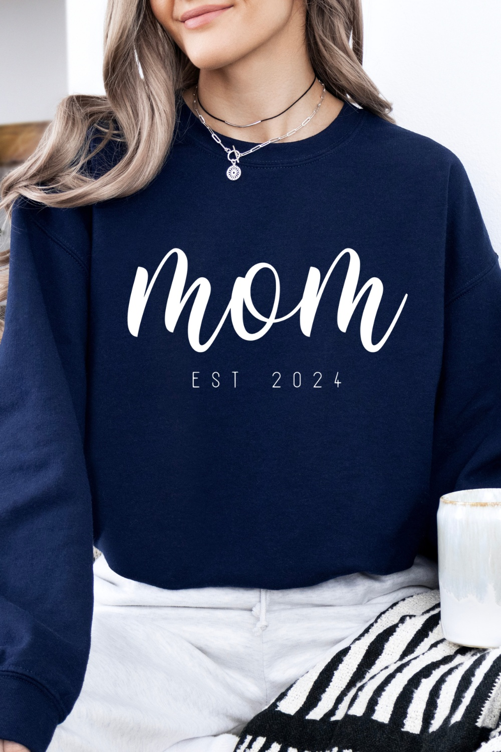 Sweatshirt mit Aufdruck - Mom und Jahr