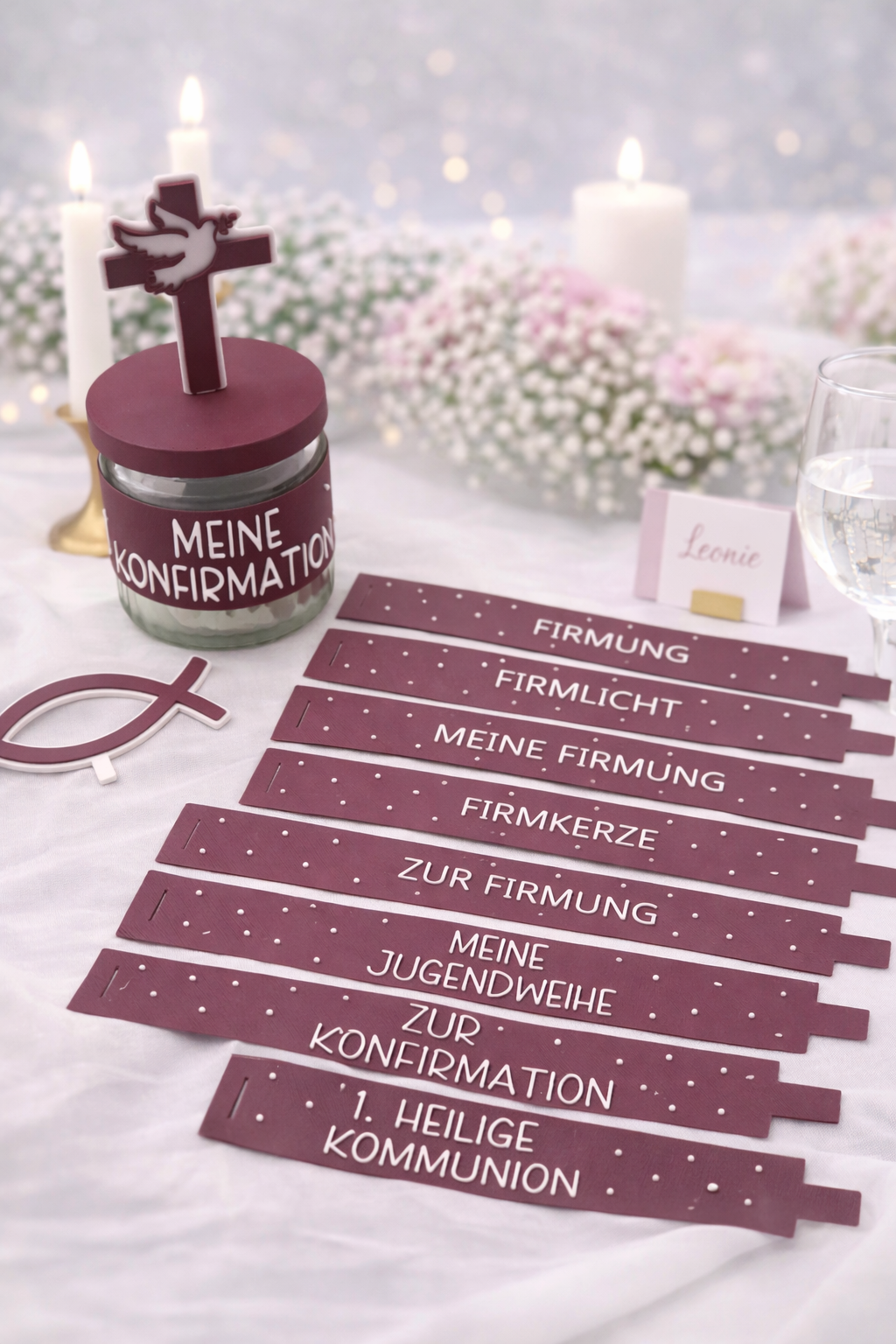 Gastgeschenk Kerze im Glas mit christlichem Fischsymbol, personalisierte Tischdekoration für Firmung und Konfirmation