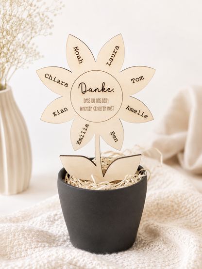 Personalisierte Blume mit Kindernamen als Abschiedsgeschenk für Erzieherin im Kindergarten
