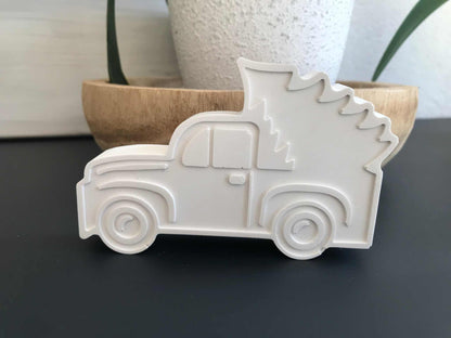 Auto mit Weihnachtsbaum aus Raysin – Handgemachte Weihnachtsdekoration