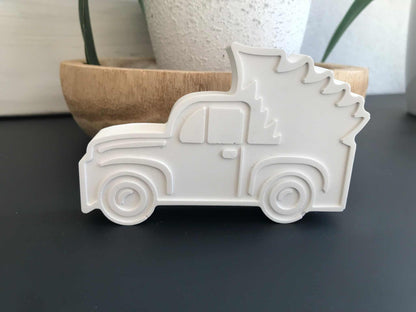 Auto mit Weihnachtsbaum aus Raysin – Handgemachte Weihnachtsdekoration