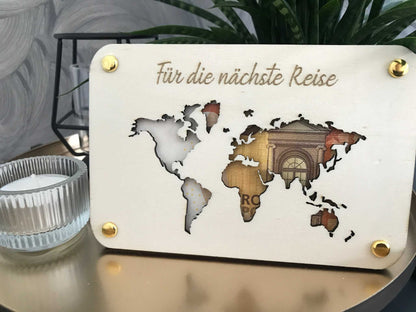 Stilvolle Geldkarte "Für die nächste Reise" mit Weltkartendesign, ideal für kreative Geldgeschenke.