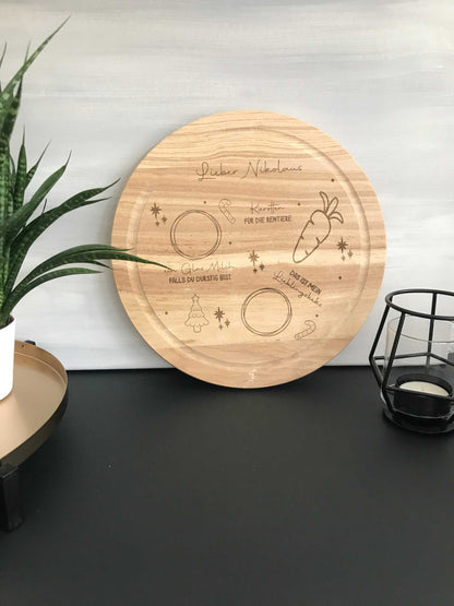 Holzweihnachtsteller mit Weihnachtsmann-Design, 24 cm Durchmesser, für Snacks und Dekoration.