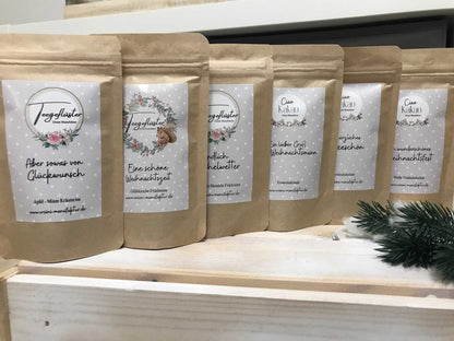 Keramiktasse mit gelasertem Spruch "Christmas morning" in Grau und Beige, 360 ml, personalisierbar.
