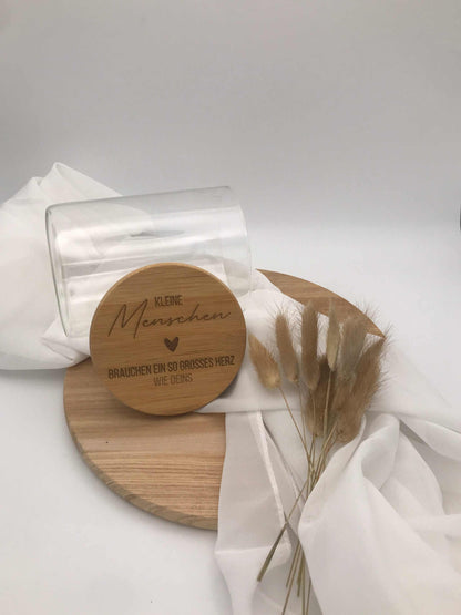 Vorratsglas Abschiedsgeschenk für Erzieherin mit Bambusdeckel und Gravur, ideal für Kindergarten oder Grundschule.