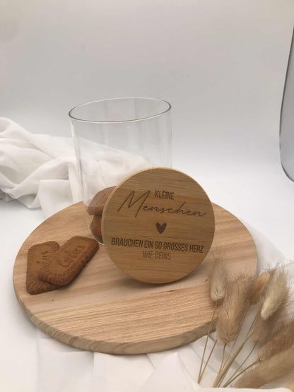 Vorratsglas als Abschiedsgeschenk für Erzieherin, personalisierbar mit Bambusdeckel.