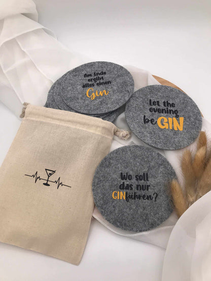 Filzuntersetzer mit humorvollen Gin-Sprüchen in Anthrazit, ideal für Mädelsabende und Junggesellinenabschiede.