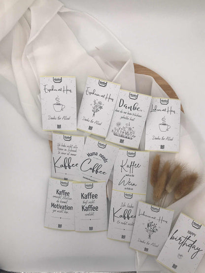 Tasse aus Keramik mit der Aufschrift "Mama ist die Beste", personalisierbar und spülmaschinenfest, ideal als Geschenk.