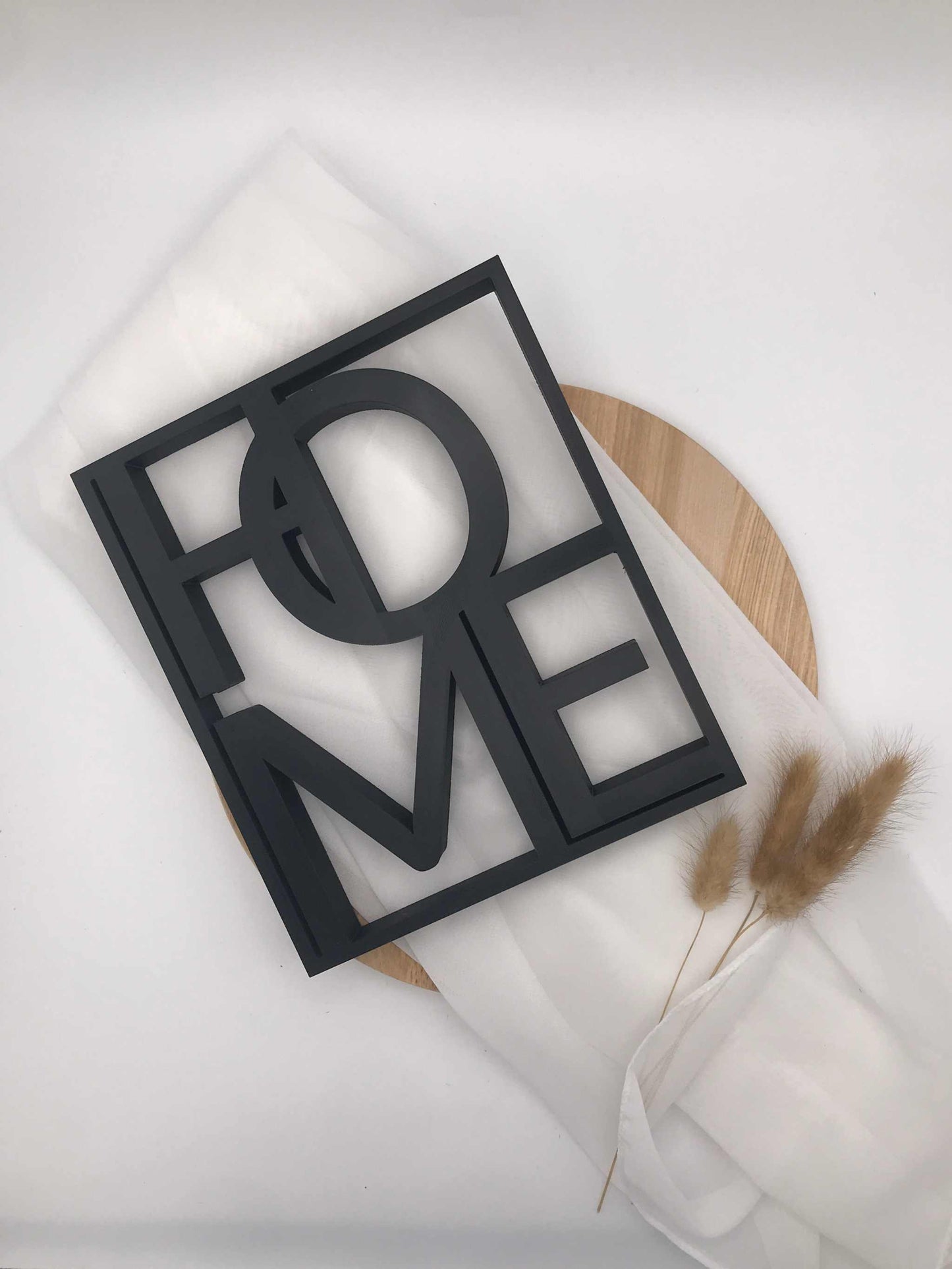 3D-Druck Schriftzug "Home" aus PLA, stilvolle Dekoration, modernes Design.