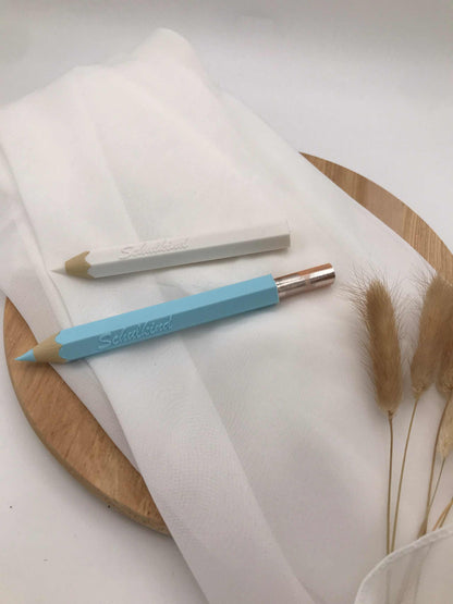 3D-gedruckter Buntstift zur Einschulung mit Fach für Geld, umweltfreundliches PLA, farbenfrohes Design.
