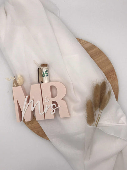 Geldgeschenk zur Hochzeit, 3D-Druck "Mr & Mrs" Schriftzug mit Reagenzglas, handgefertigt und modern.