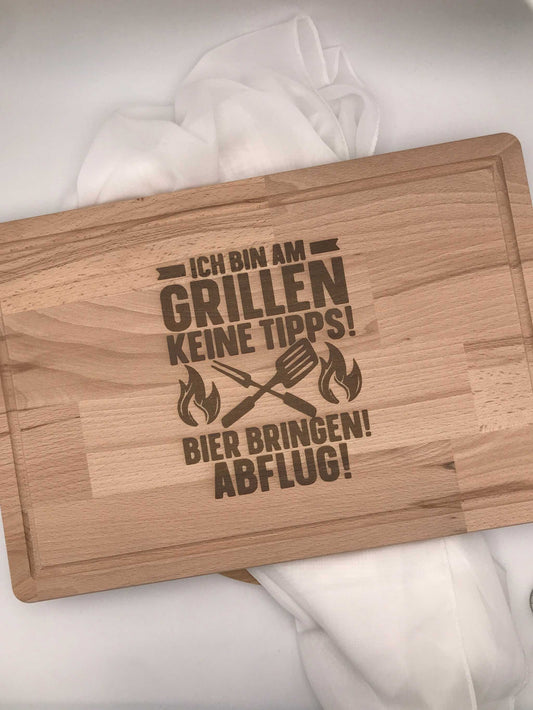 Schneidebrett mit Gravur "Ich bin am Grillen...", Holz, 40x27cm, mit Saftrille.
