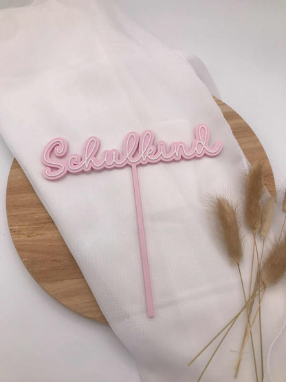 3D-gedruckter pinker Caketopper Schriftzug Schulkind aus umweltfreundlichem PLA für Einschulungstorten Dekoration