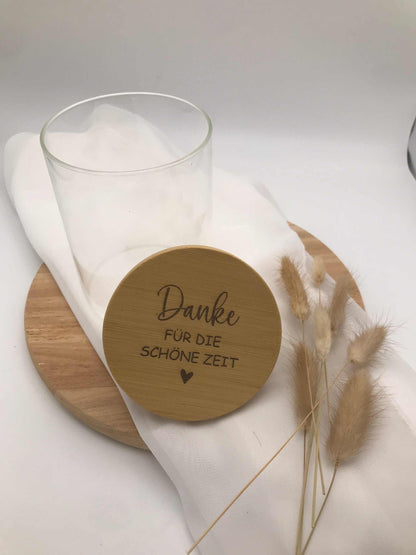 Vorratsglas mit Bambusdeckel und Gravur "Danke für die schöne Zeit" als persönliches Abschiedsgeschenk für Erzieherinnen im Kindergarten und Grundschule