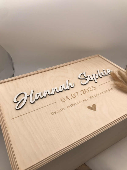 Personalisierte Geschenkebox aus Holz mit Gravur für besondere Erinnerungen an Babys und besondere Anlässe