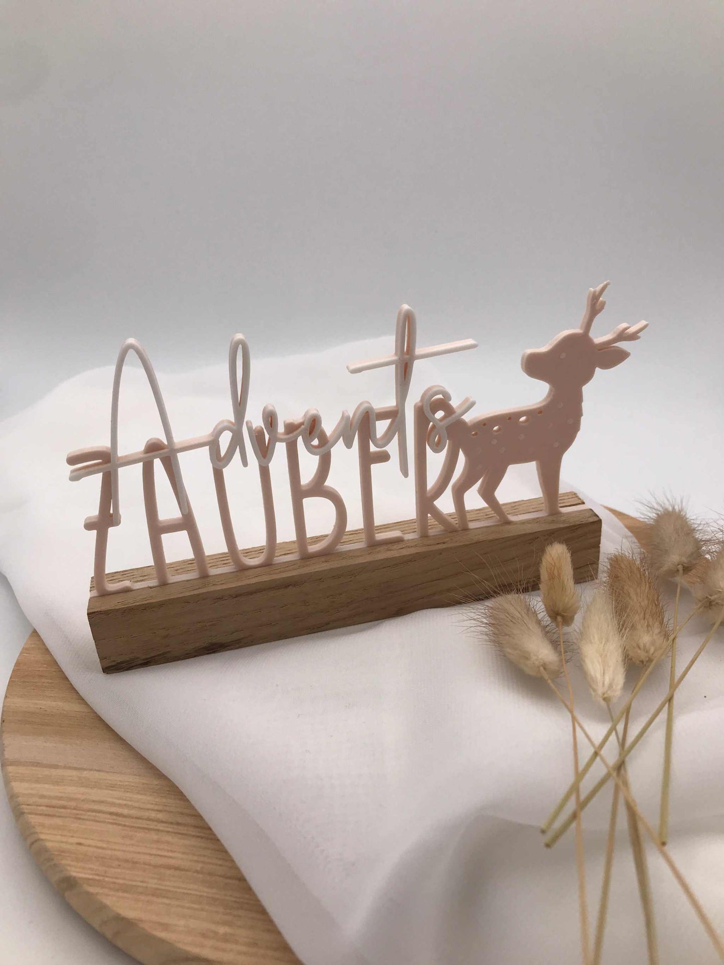 Deko-Block Adventszauber aus Holz mit 3D-gedrucktem Reh als winterliche Weihnachtsdekoration