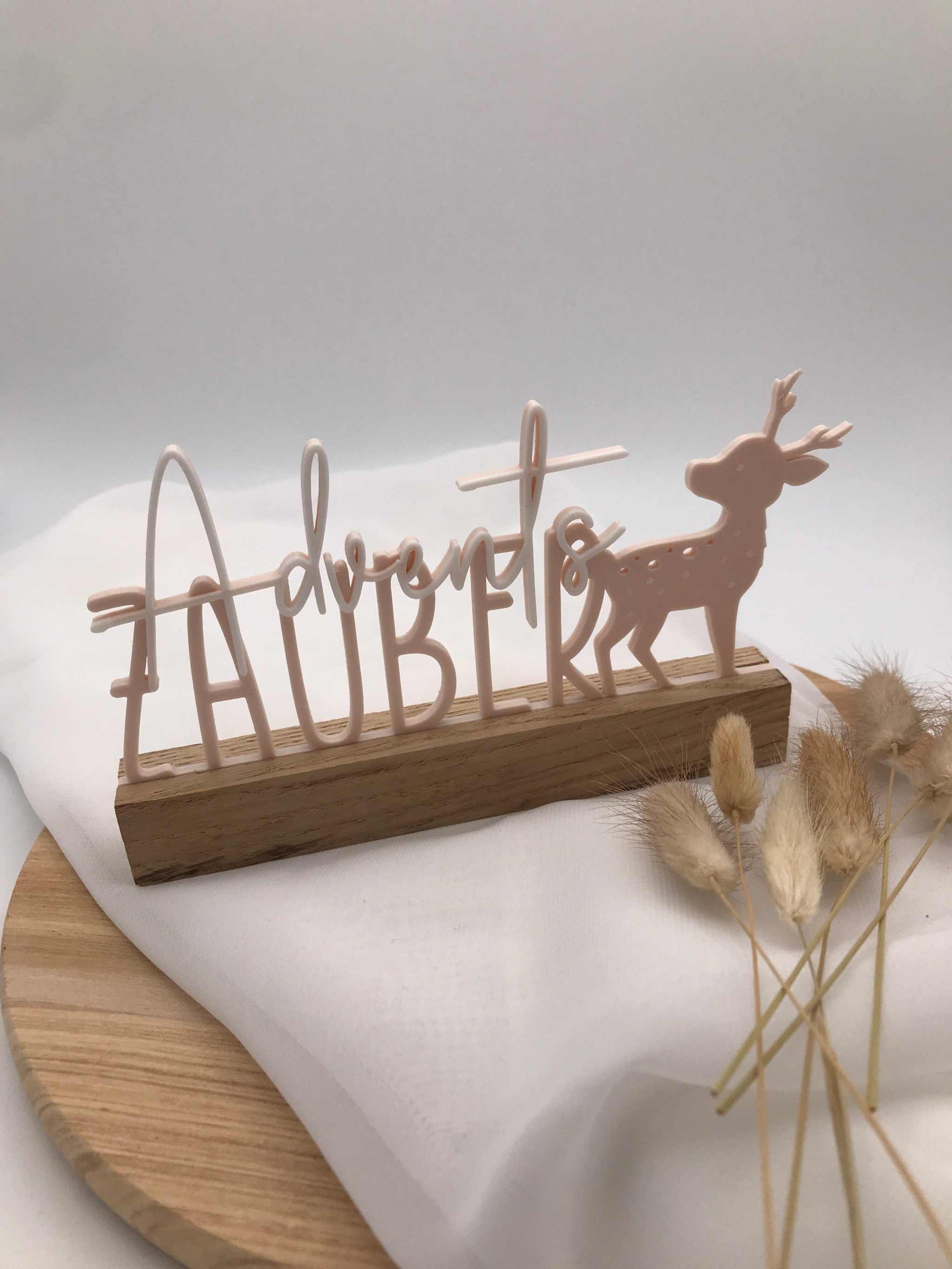 Deko-Block Adventszauber aus Holz mit 3D-gedrucktem Reh als winterliche Weihnachtsdekoration