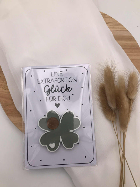 Glücksbringer aus 3D-Druck Kleeblatt mit Cent auf Glückskarte