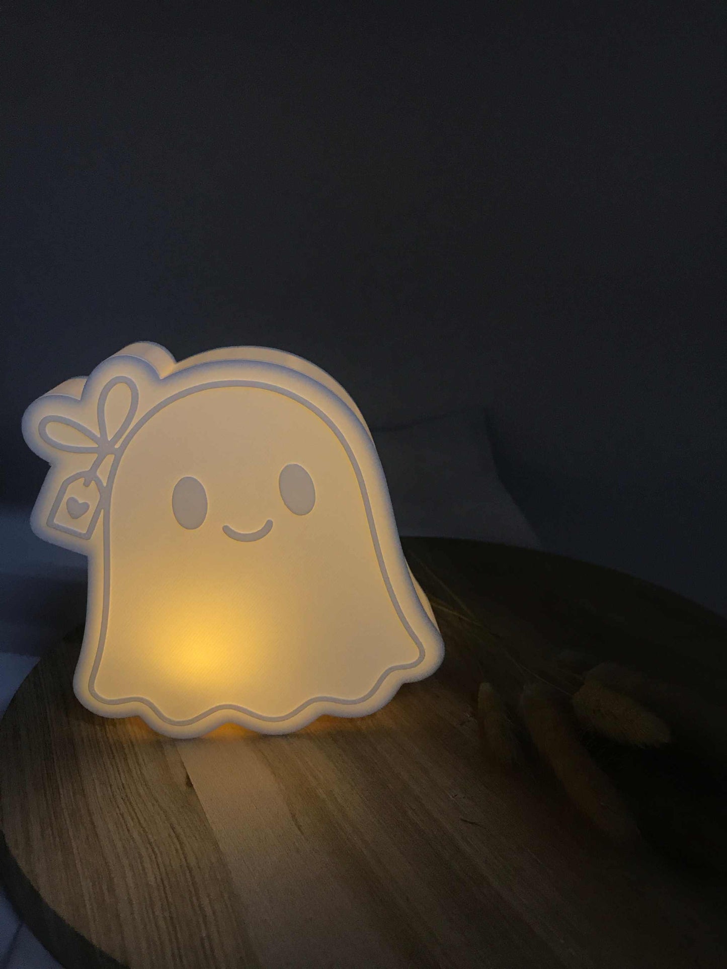 3D-Druck Deko „BOO“ mit süßem Geist inkl. Ballonlicht – Halloween Deko modern & niedlich | Herbstdeko für Zuhause