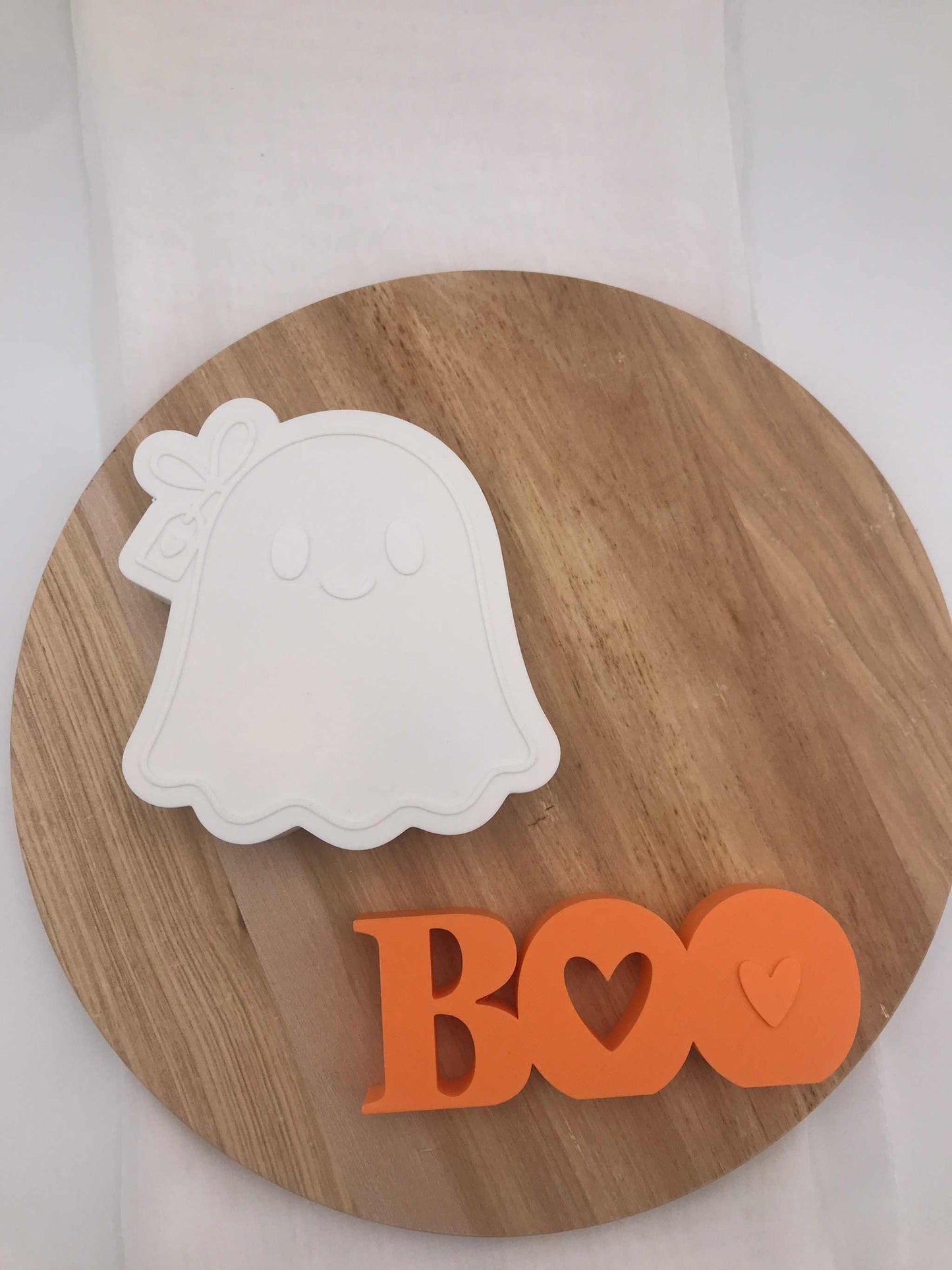 3D-Druck Deko „BOO“ mit süßem Geist inkl. Ballonlicht – Halloween Deko modern & niedlich | Herbstdeko für Zuhause