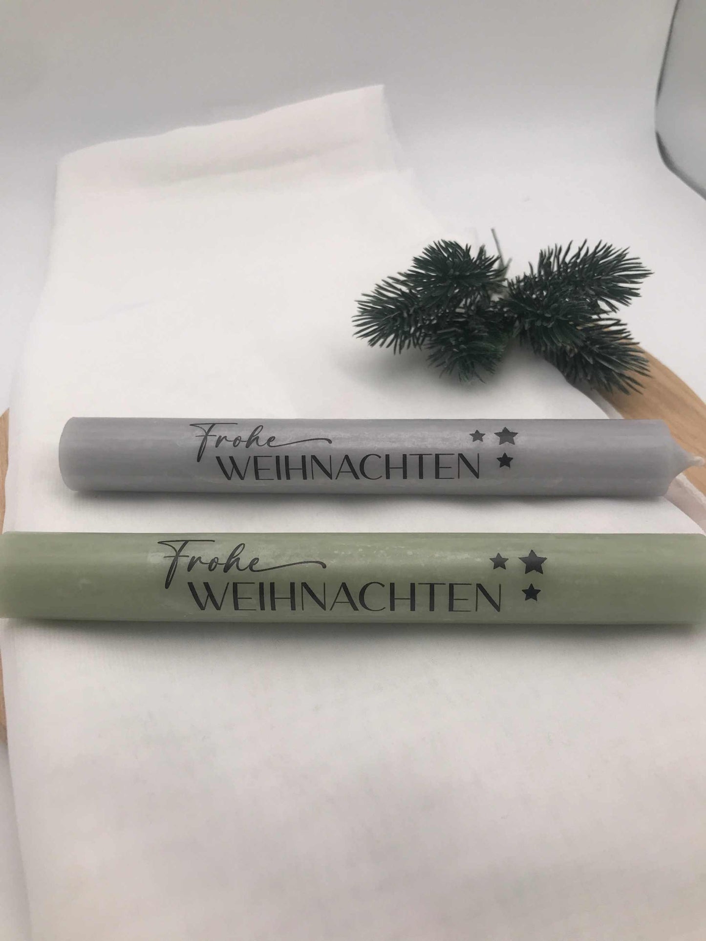 Festliche Stabkerzen für Weihnachten – Elegante Dekoration für besinnliche Feiertage