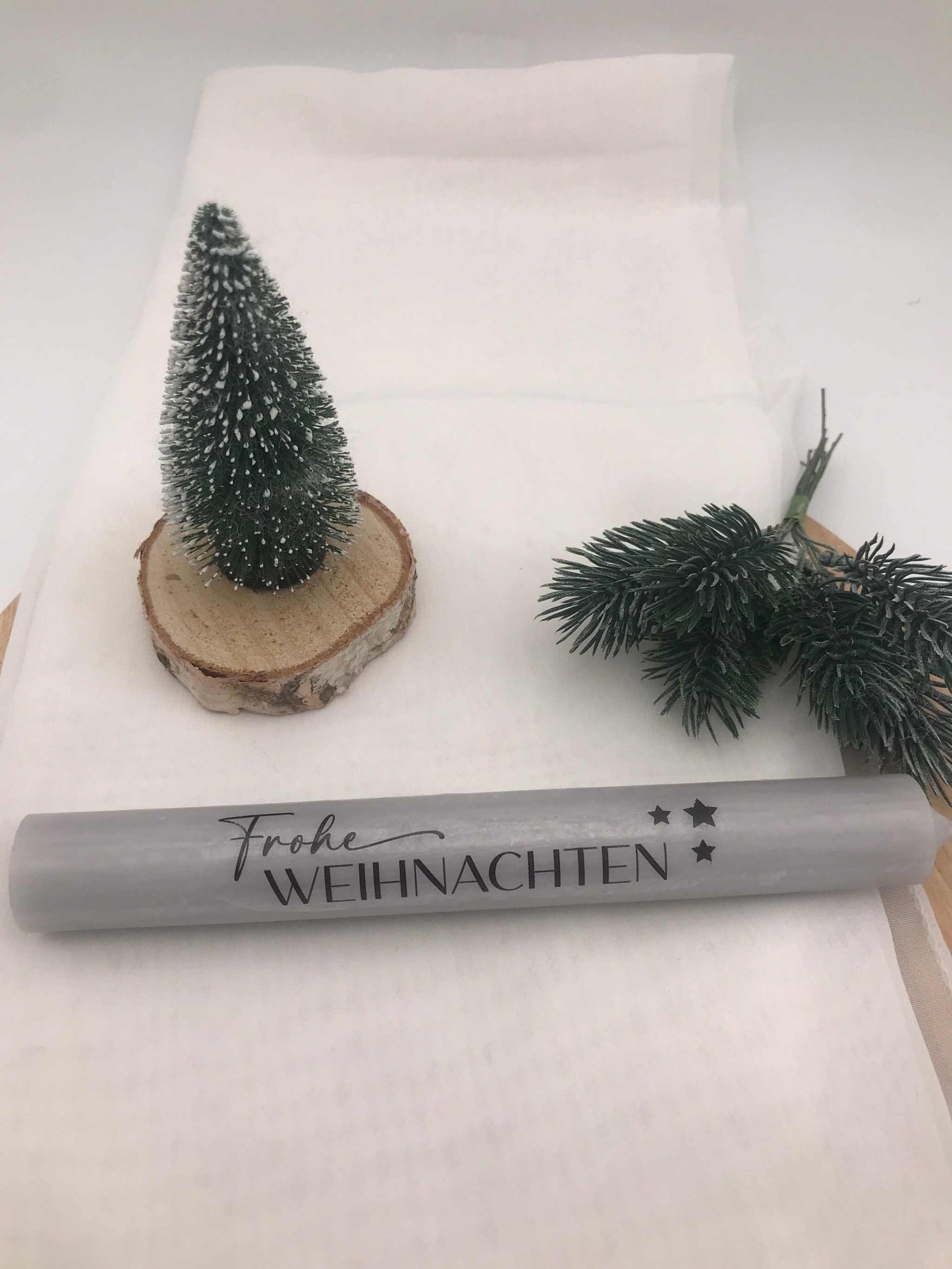 Festliche Stabkerzen für Weihnachten – Elegante Dekoration für besinnliche Feiertage