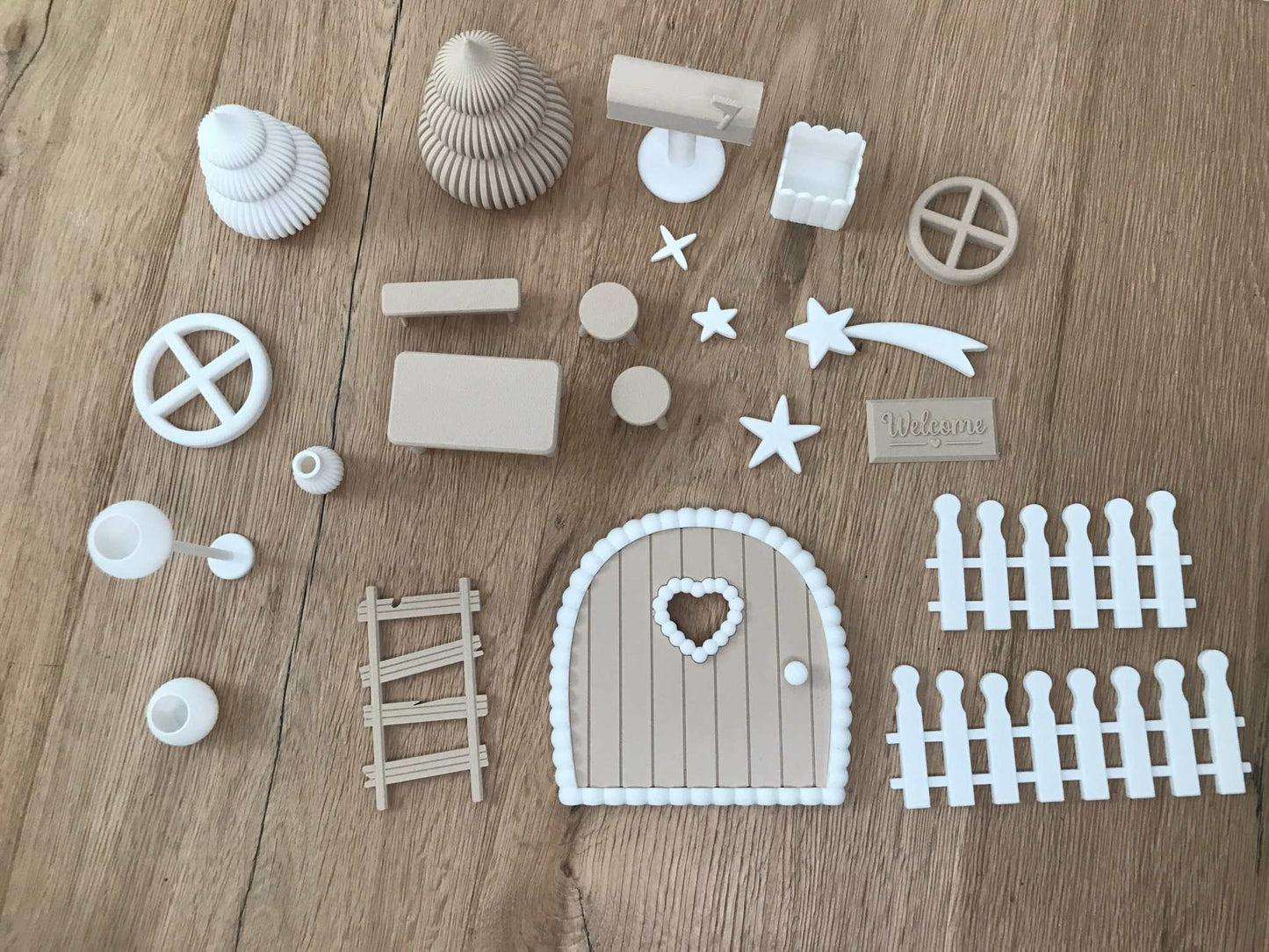 Wichteltür Set aus 3D-Druck mit Tür, Fenstern, Zaun und Miniaturmöbeln für Weihnachtsdeko