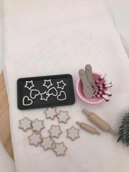 Wichtel Backset Mini mit Ausstechern, Teigrollen und Backzubehör für Weihnachtsdeko