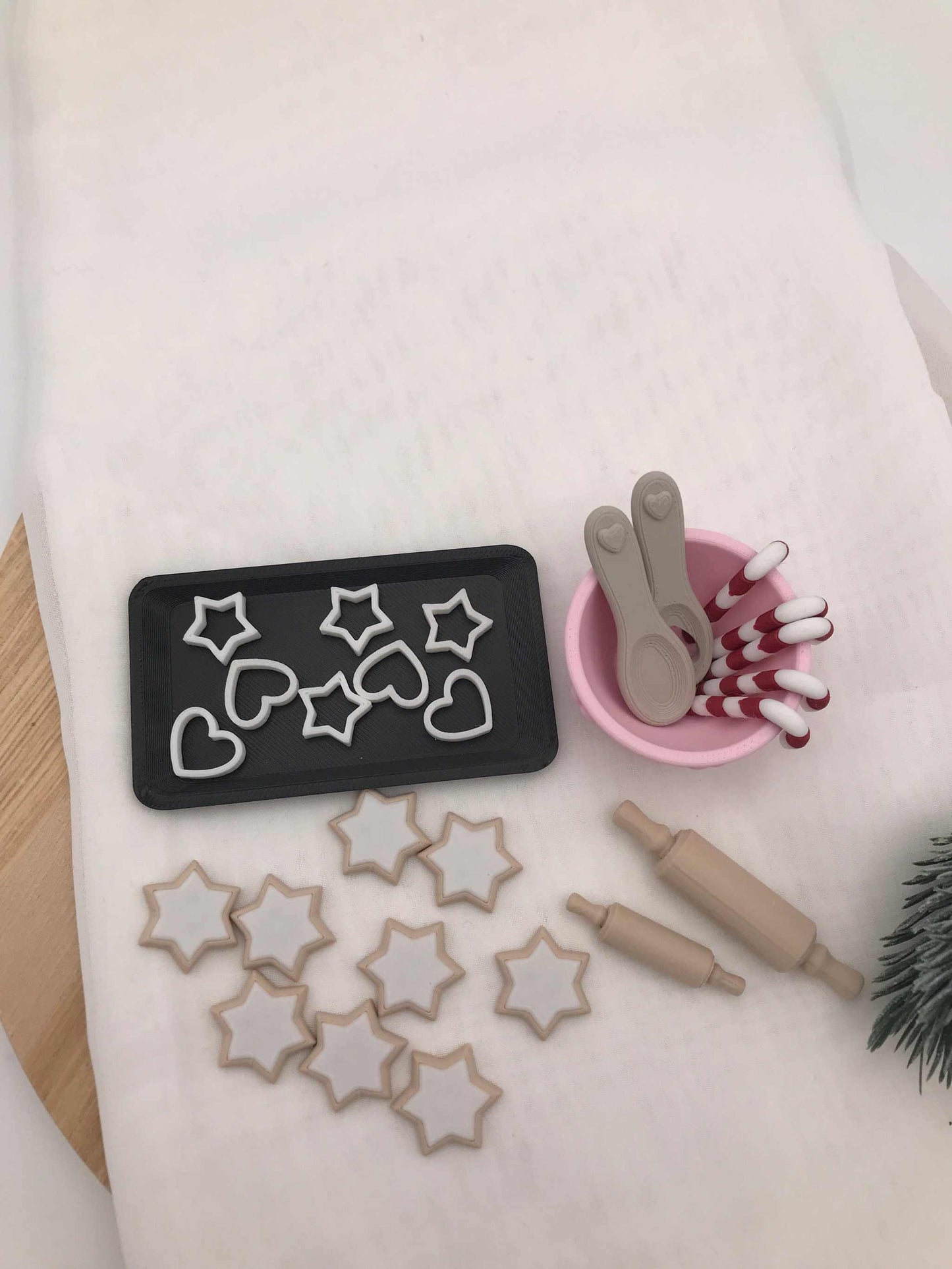 Wichtel Backset Mini mit Ausstechern, Teigrollen und Backzubehör für Weihnachtsdeko