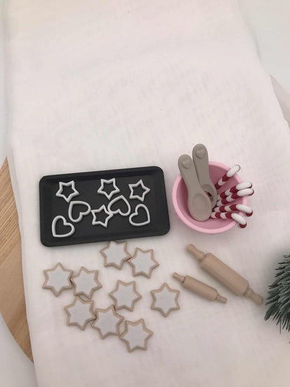 Wichtel Backset Mini mit Ausstechern, Teigrollen und Backzubehör für Weihnachtsdeko