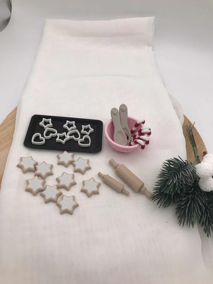 Wichtel Backset Mini mit Ausstechern, Teigrollen und Backzubehör für Weihnachtsdeko