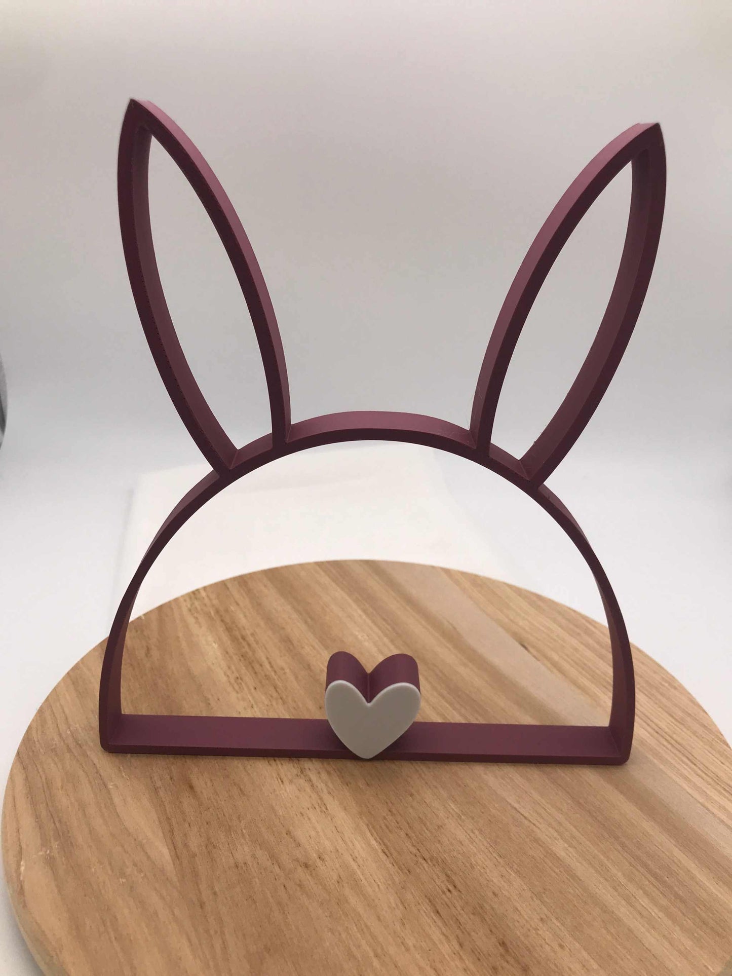 Moderner 3D-gedruckter Hasen aus PLA mit verschiedenen Ohren und Nasen als Oster- und Frühlingsdeko
