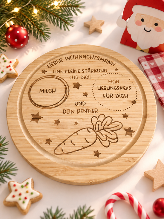 Nikolausteller aus hellem Birkenholz, rund und mit eingravierten Weihnachtsgrüßen, Milchkreis und Karottenmotiv