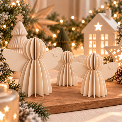 Weihnachtsengel Deko aus cremefarbenem PLA mit geripptem 3D-Lamellendesign und ausgestreckten Flügeln in drei Größen